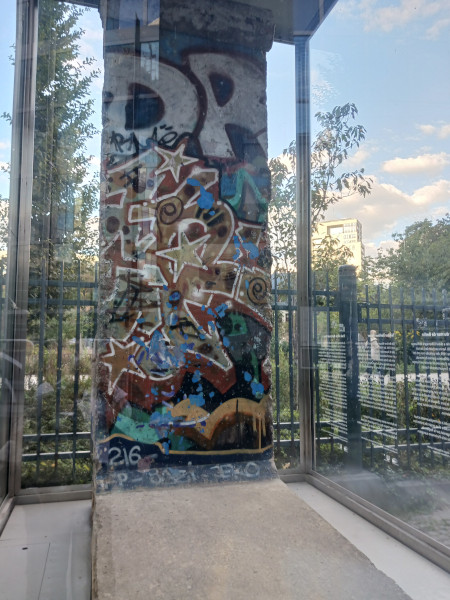 8 8